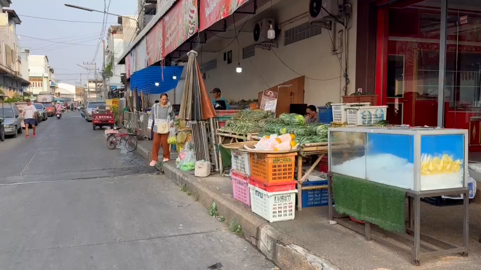 สุรินทร์เงียบเหงา! น้ำมันพุ่งกระทบหนัก ตลาดซบเซา สินค้าขึ้นราคา ประชาชนกำลังซื้อหด วอนรัฐเร่งแก้ก่อนวิกฤตลาม