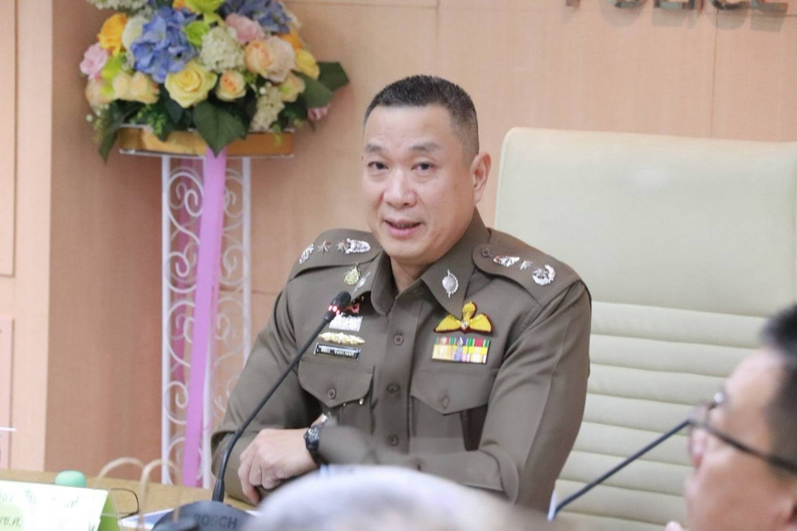 บิ๊กแรก"ชมตำรวจพัทยารวบ 2 อดีตช่างริเป็นโจรตระเวนลักทรัพย์พูลวิลล่า หาเงินเสพยา