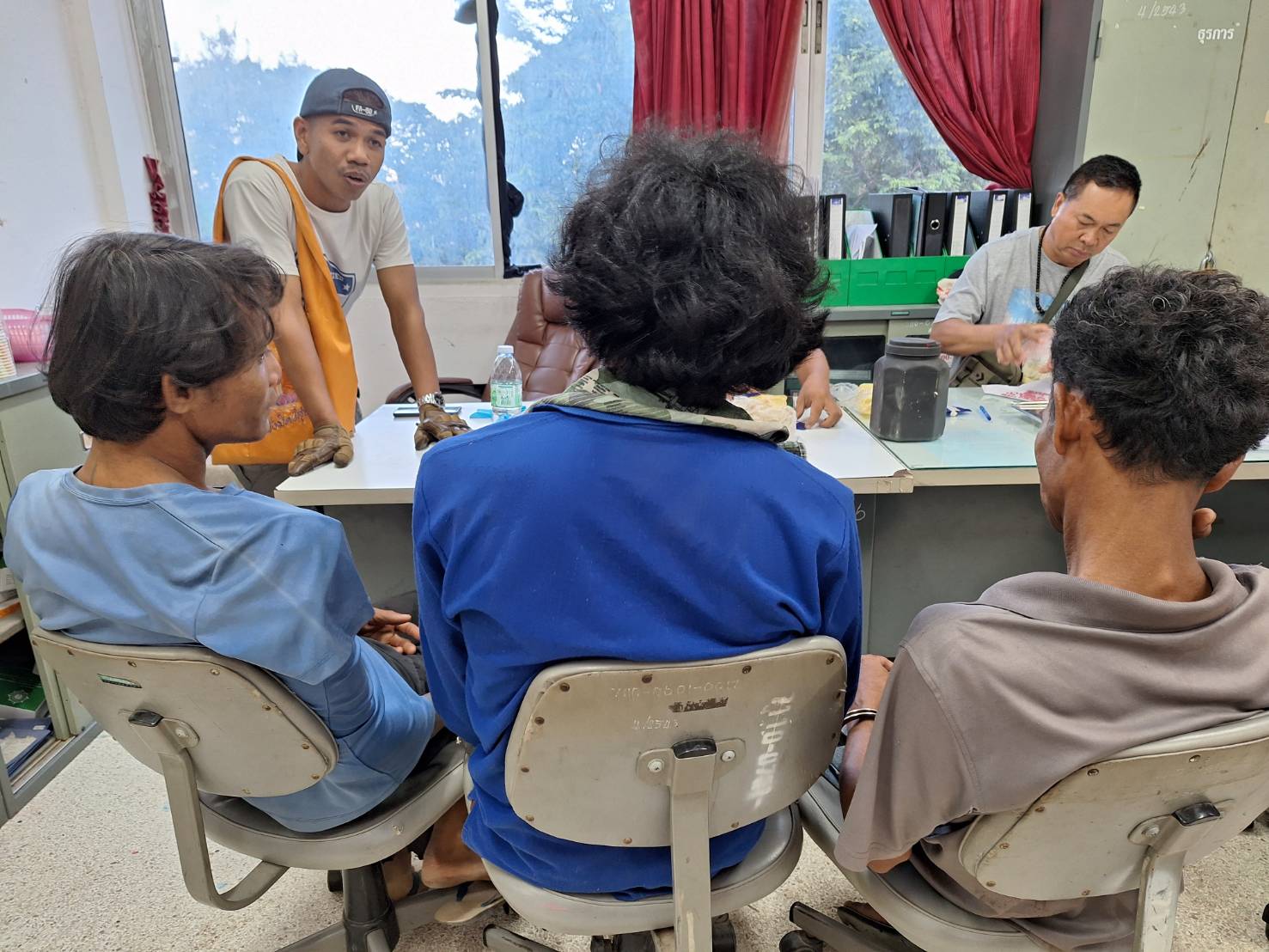 ตำรวจบุรีรัมย์ทลายแก๊งผลิตอาวุธปืนแรงงานสารภาพรับค่าจ้างเป็นยาบ้า