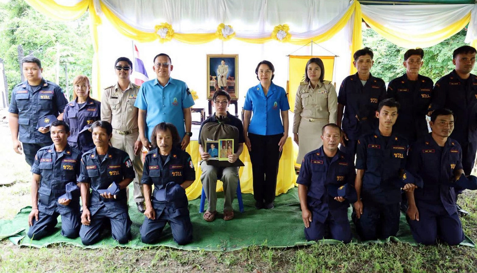 มูลนิธิราชประชานุเคราะห์ฯ มอบสิ่งของพระราชทาน ช่วยผู้ประสบอัคคีภัยไทรโยค