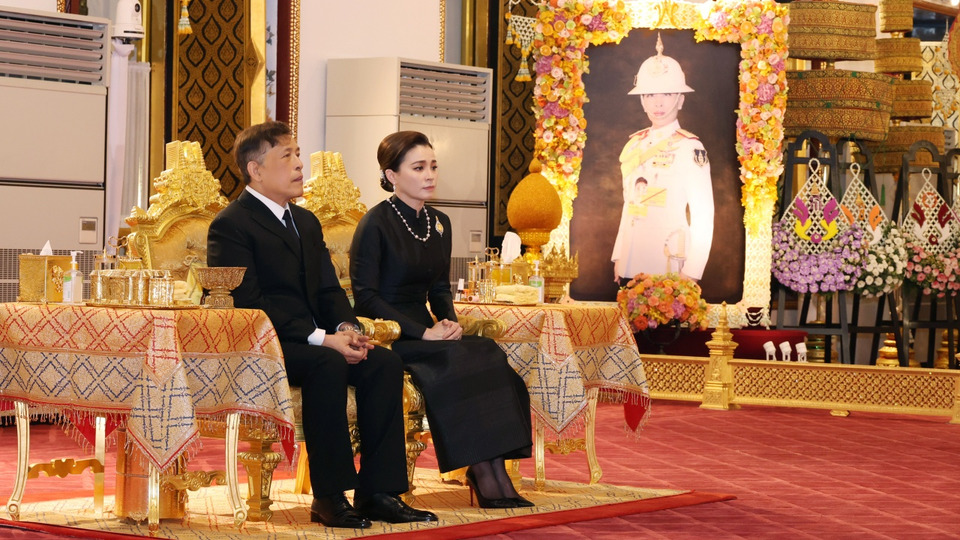 “ในหลวง-พระราชินี” เสด็จฯไปทรงบำเพ็ญพระราชกุศล พระพิธีธรรมสวดพระอภิธรรมพระศพ “เจ้าฟ้าพัชรกิติยาภาฯ”