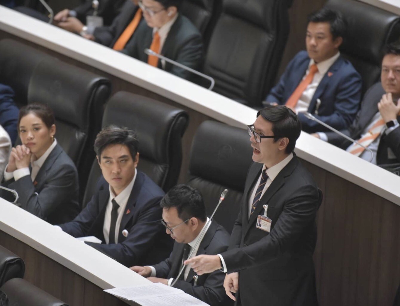 ถกสภาฯเดือดแต่เช้า ! "โรม"  โวยถูกถอนญัตติทบทวนมติรัฐสภา "วันนอร์" ปะทะ "ธีรัจชัย" กล่าวหาวางตัวไม่เป็นกลาง 