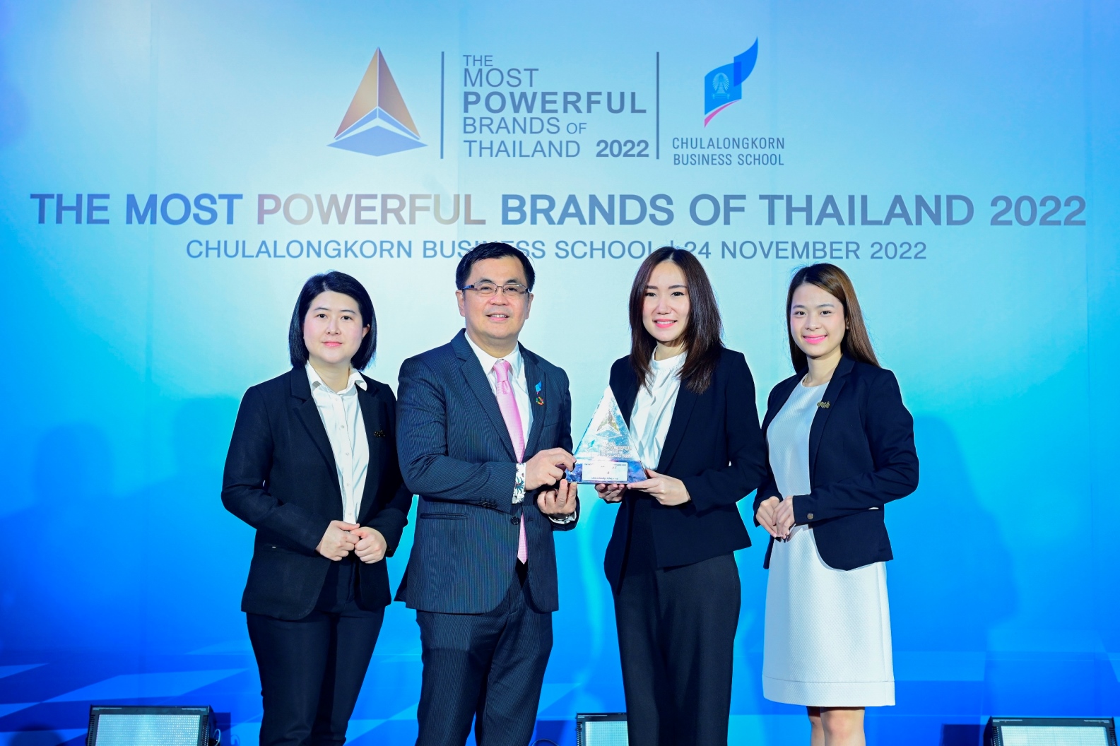 “มาม่า” รับรางวัล The Most Powerful Brands of Thailand 2022 แบรนด์บะหมี่กึ่งสำเร็จรูปทรงพลังที่สุดของประเทศไทย