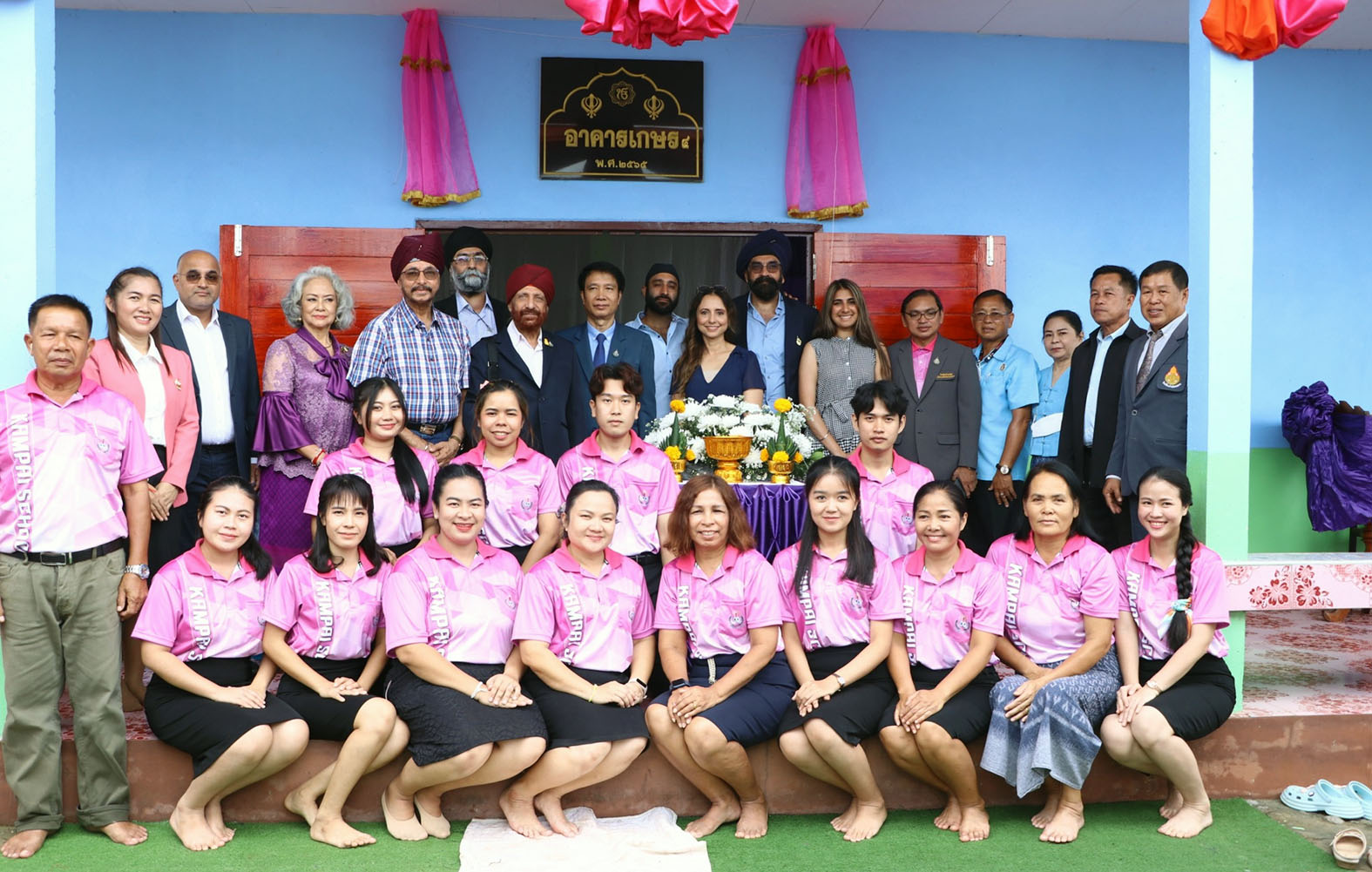 ชมรมไทย-อินเดียมอบอาคาร อุปกรณ์การเรียน เพื่อสำนึกคุณแผ่นดินไทย