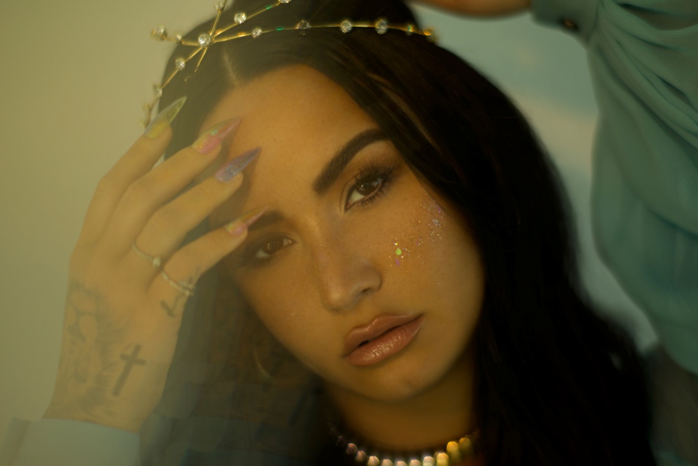 ดีว่าสาว “Demi Lovato” ทวงบัลลังก์ความสตรองในรอบ 4 ปี! พร้อมดึง Ariana Grande ร่วมแจม