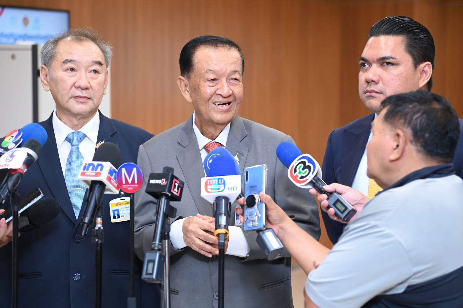 "วันนอร์" คุมเข้มปูพรมเตรียมใช้อาคารรัฐสภาเต็มรูปแบบเปิดสภาฯ พร้อมขู่เอาผิดคนตั้งนั่งตำแหน่งในสภาฯ 