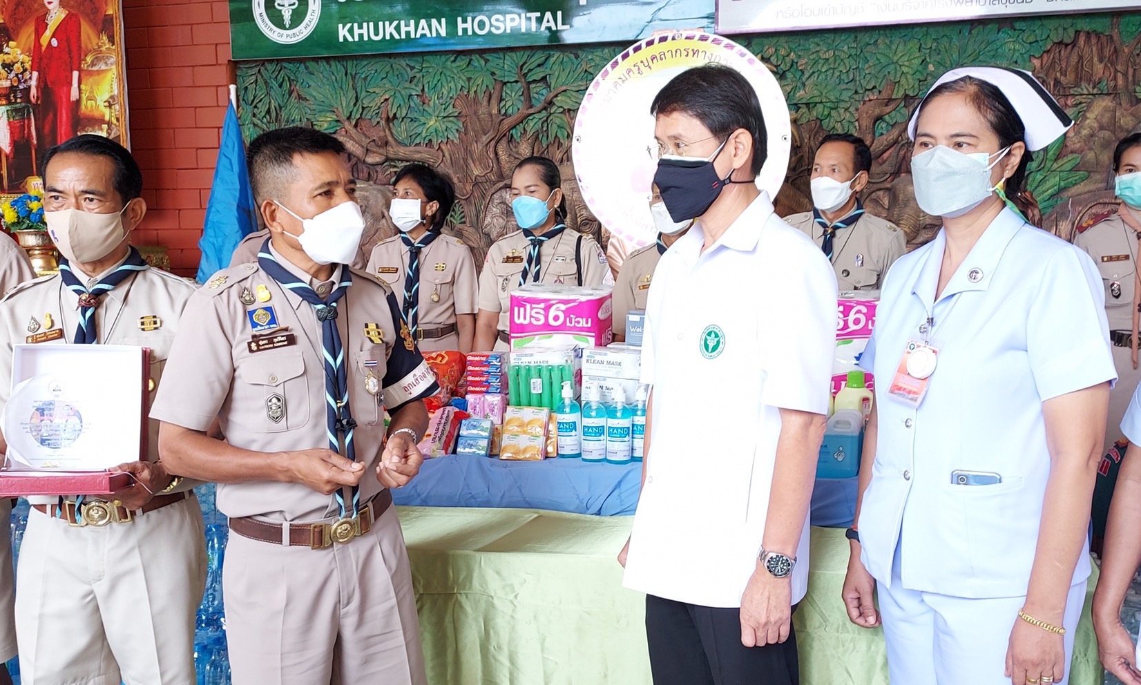 ลูกเสือศรีสะเกษเขต3 แสดงมุทิตาจิตเกษียณอายุ มอบธารน้ำใจช่วยเหลือผู้ประสบภัยโควิด-19  