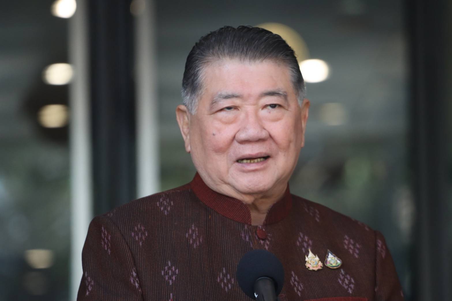 "ภูมิธรรม" ไม่ขัด "ผู้นำฝ่ายค้าน" ชงใช้ม.155  ประชุมสภาฯ ถกปม "MOU 44" 