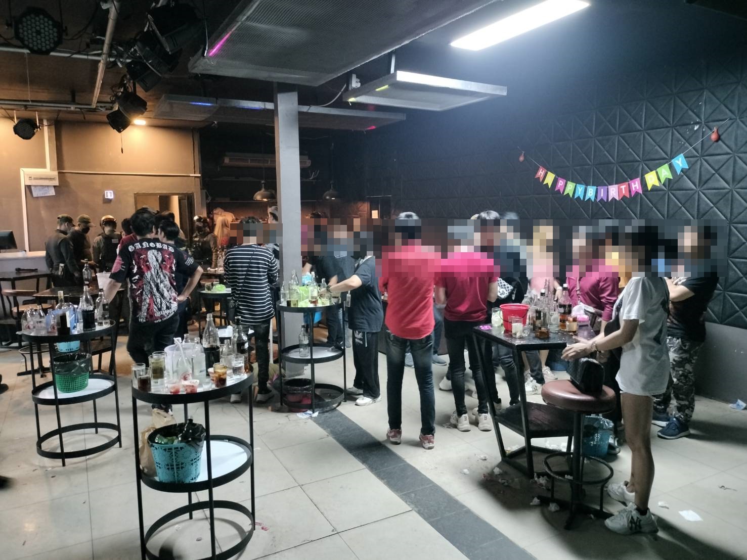 บุกจับสถานบันเทิงพัทยาใต้ ฝ่าฝืนเปิดยันสว่าง เจอฉี่ม่วง 15 ราย จนท.เตรียมเสนอปิดถาวร