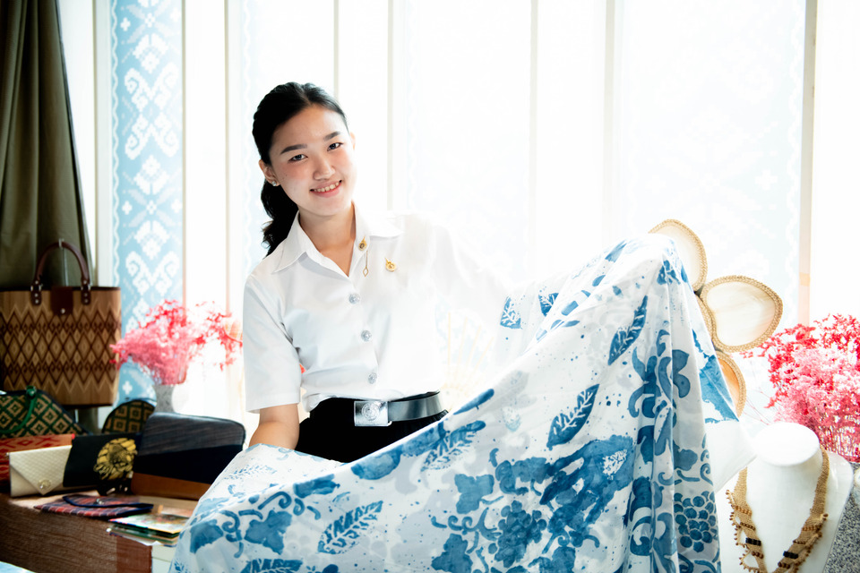 เปิดโลกงานคราม! ราชมงคลพระนครจัดเวิร์กช็อปย้อมครามเทคนิคใหม่-พิมพ์ลอกสี ต่อยอดแฟชั่นร่วมสมัย