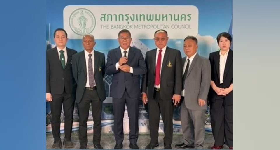 ส.ก.ประชาธิปัตย์ แฉ "เสียบบัตรแทนกัน" กลางสภา กทม.  จ่อยื่นสอบเอาผิดอาญา-จริยธรรม