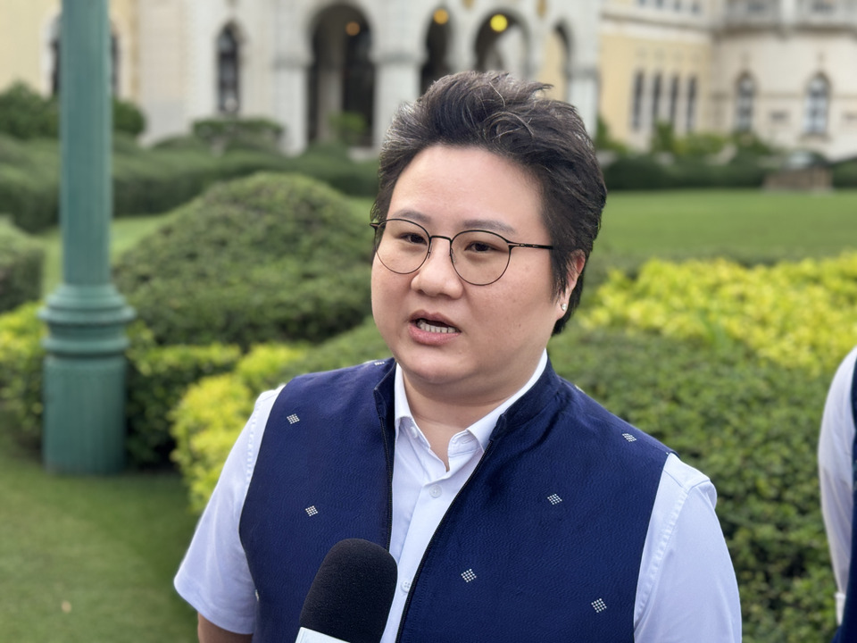 "รมช. ดีอี" ตอบไม่ได้ คนไทยได้ดูบอลโลกฟรีหรือไม่ ค่าลิขสิทธิ์สูง รอดู รบ.ใช้เงินส่วนไหน 