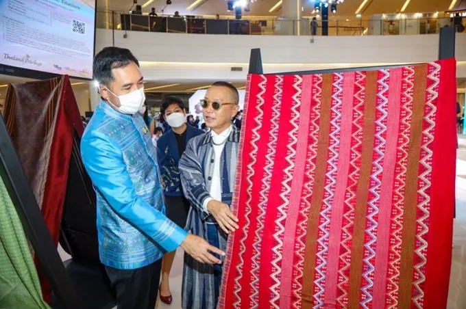 วธ.ปลื้ม!! ยอดสั่งซื้อผ้าไทยงาน “ภูษาศิลป์” ทะลุ 463 ล้าน