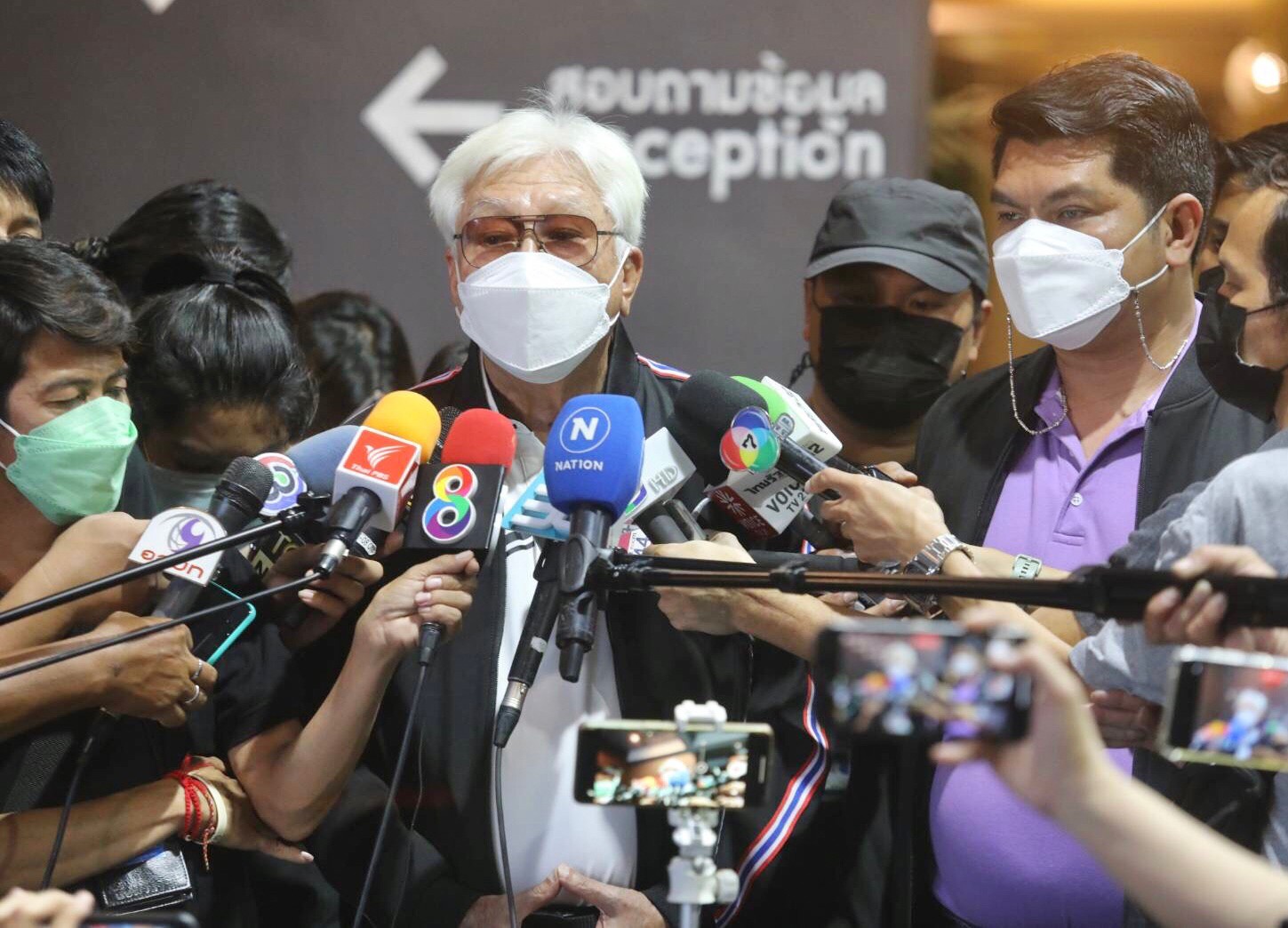 "กลุ่ม16" ขัดใจ "พิเชษฐ" พลิกมติโหวต สะพัด"บิ๊กตู่" เรียกพบให้หนุน "11รมต." แลกดันยศทหารให้ลูกชาย 
