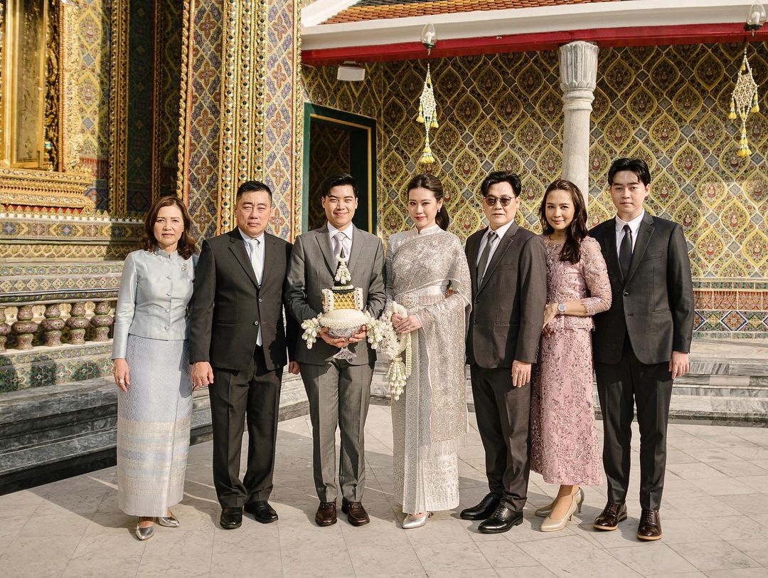 "จินนี่" ลูกสาว "ใหญ่ ฝันดี" เข้าพิธีแต่งงานแบบไทยที่วัดราชบพิธ