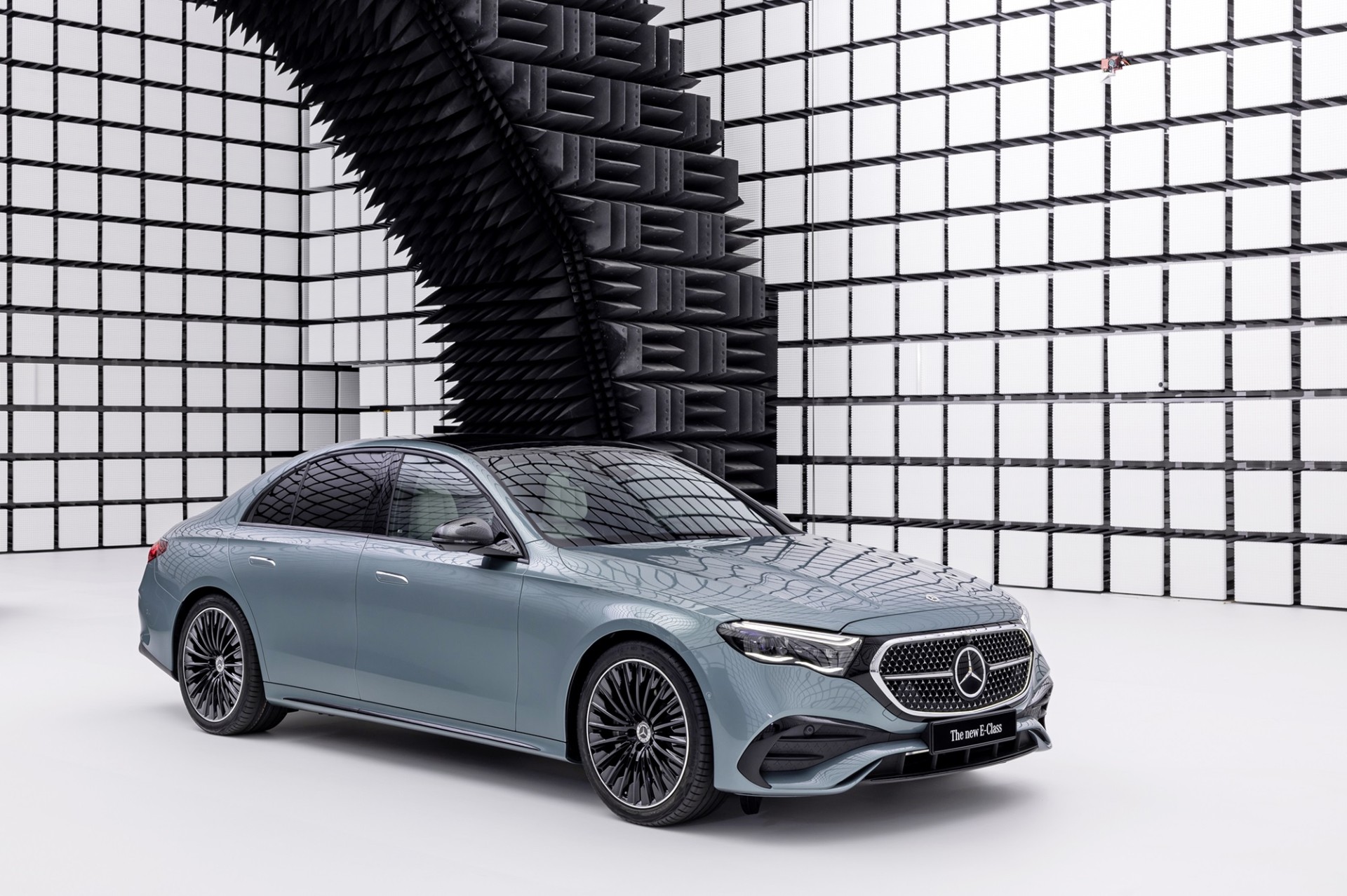 The new E-Class คว้ารางวัล “Best Performer”