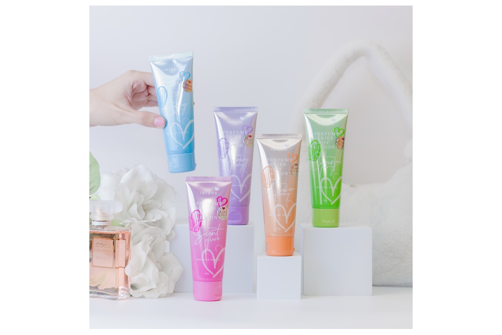 ไอบลองก์ เพอร์ฟูม ซีรีย์ บอดี้ โลชั่น โลชั่นน้ำหอมน่าใช้แบบใหม่แบบสับ หอมหรูติดทน ไม่ว่าลุคไหนก็เอาอยู่