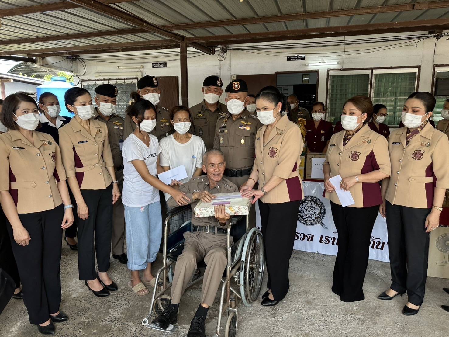 ที่ปรึกษาพิเศษ ตร.เยี่ยมรอง สว.ป.ประทายบาดเจ็บขณะปฏิบัติหน้าที่ตั้งด่าน        
