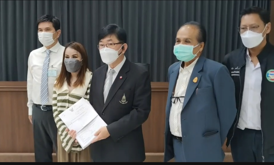 'อดีตนักธุรกิจสาว'เข้าพบอัยการ สคช.หารือการจัดการทรัพย์สินหลังถูกกล่าวหาวางยาฆ่าสามี
