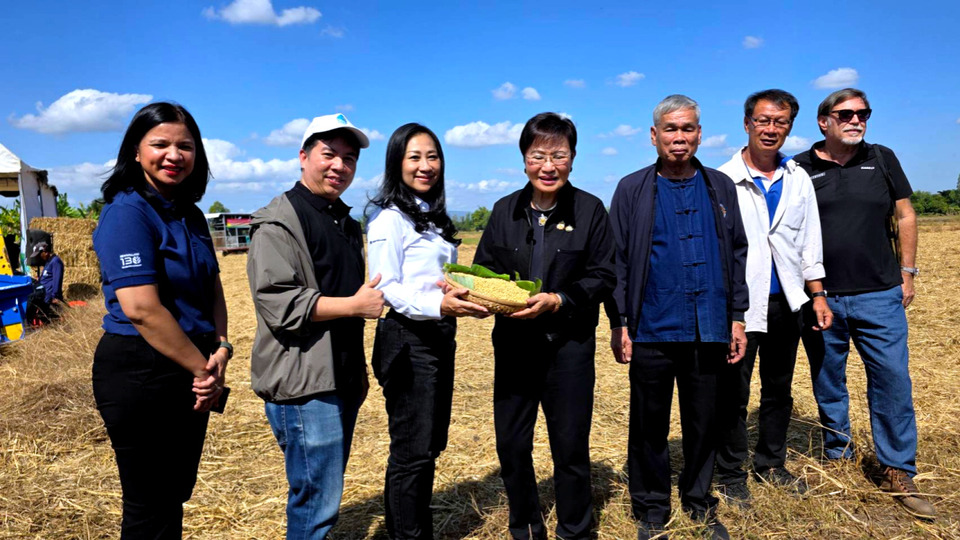 “คุณหญิงกัลยา” ดัน ‘ชุมแพโมเดล’ แก้แล้ง–หลาก–จน พลิกชีวิตเกษตรกรอีสาน พร้อมหนุนปลูกถั่วเหลืองเพิ่มรายได้