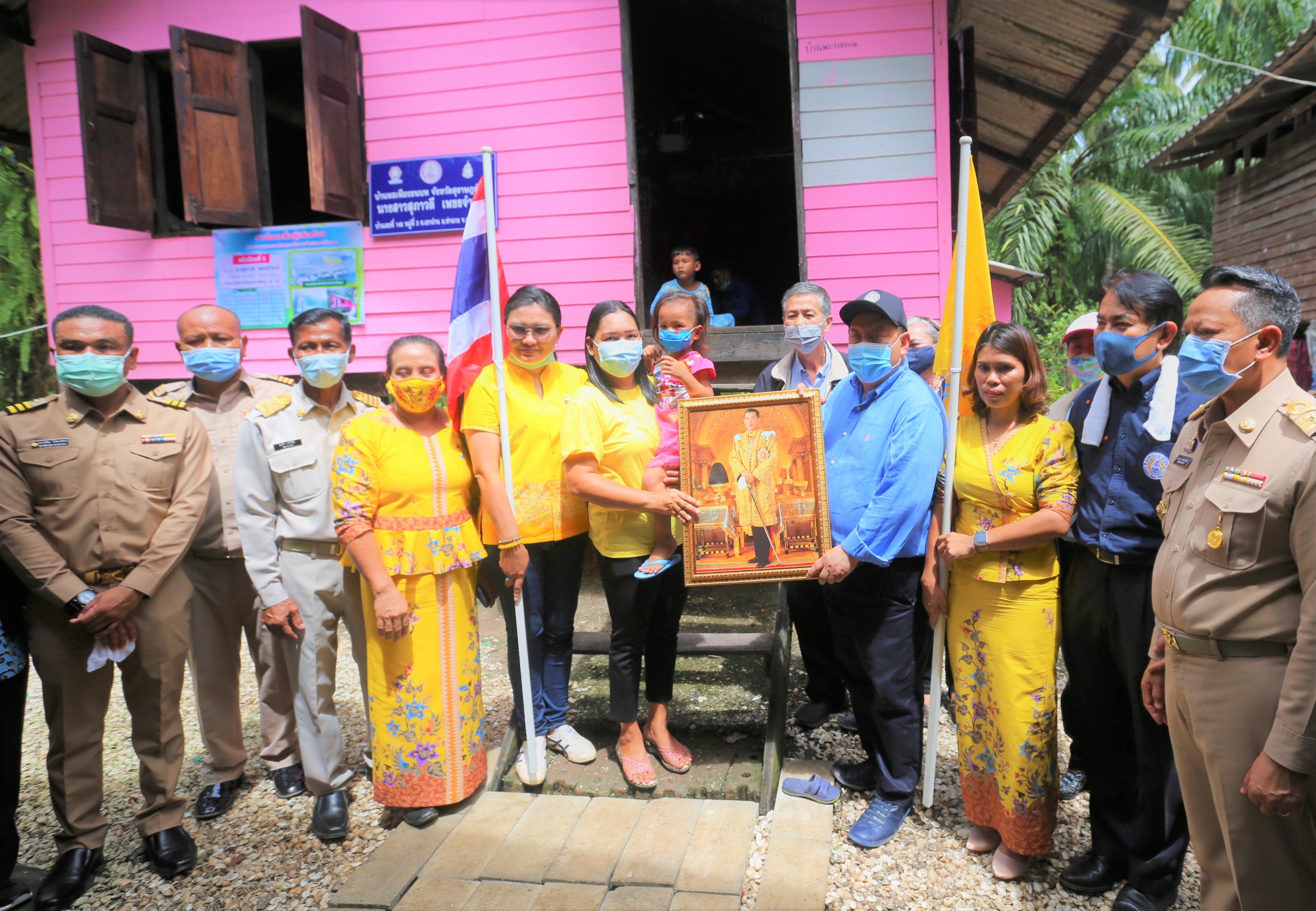 ‘บ้านพอเพียงชนบท’ซ่อมสร้างบ้านเพื่อผู้ยากไร้ รูปธรรมความร่วมมือของชุมชน  ท้องถิ่น  ภาครัฐ  และพลังทางสังคมที่ จ.สุราษฎร์ธานี