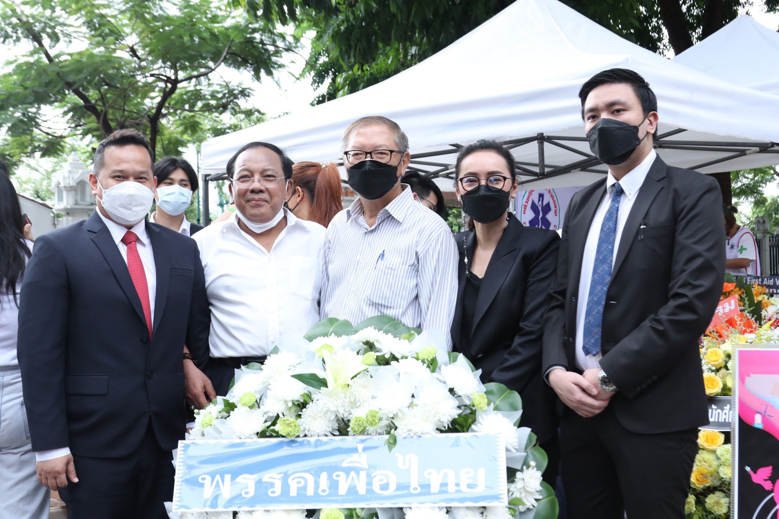 เพื่อไทยร่วมรำลึก 6 ตุลา! "อรุณี" ชี้เหตุการณ์นี้คือจุดเริ่มต้นวงจรอุบาทว์ฉุดรั้งประเทศ 