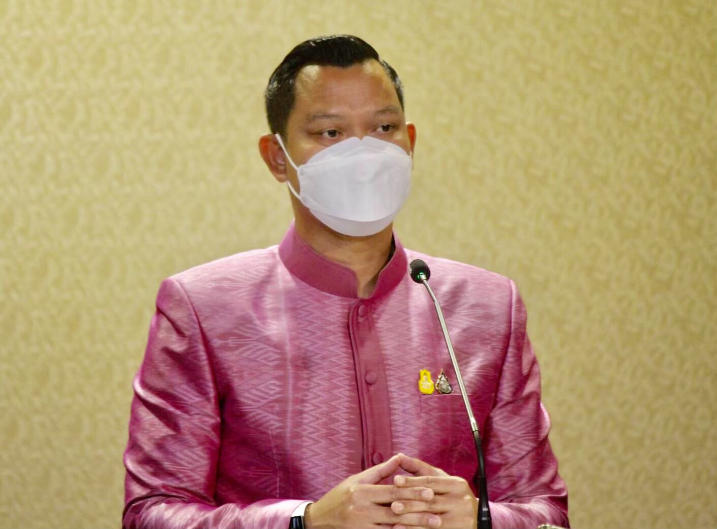 "โฆษกรัฐบาล" เผย "ก.อุตฯ" มอบของขวัญปีใหม่  4 กล่อง ส่งต่อความห่วงใยจาก "นายกฯ" เตรียมจัดมหกรรมสินค้าราคาโรงงาน