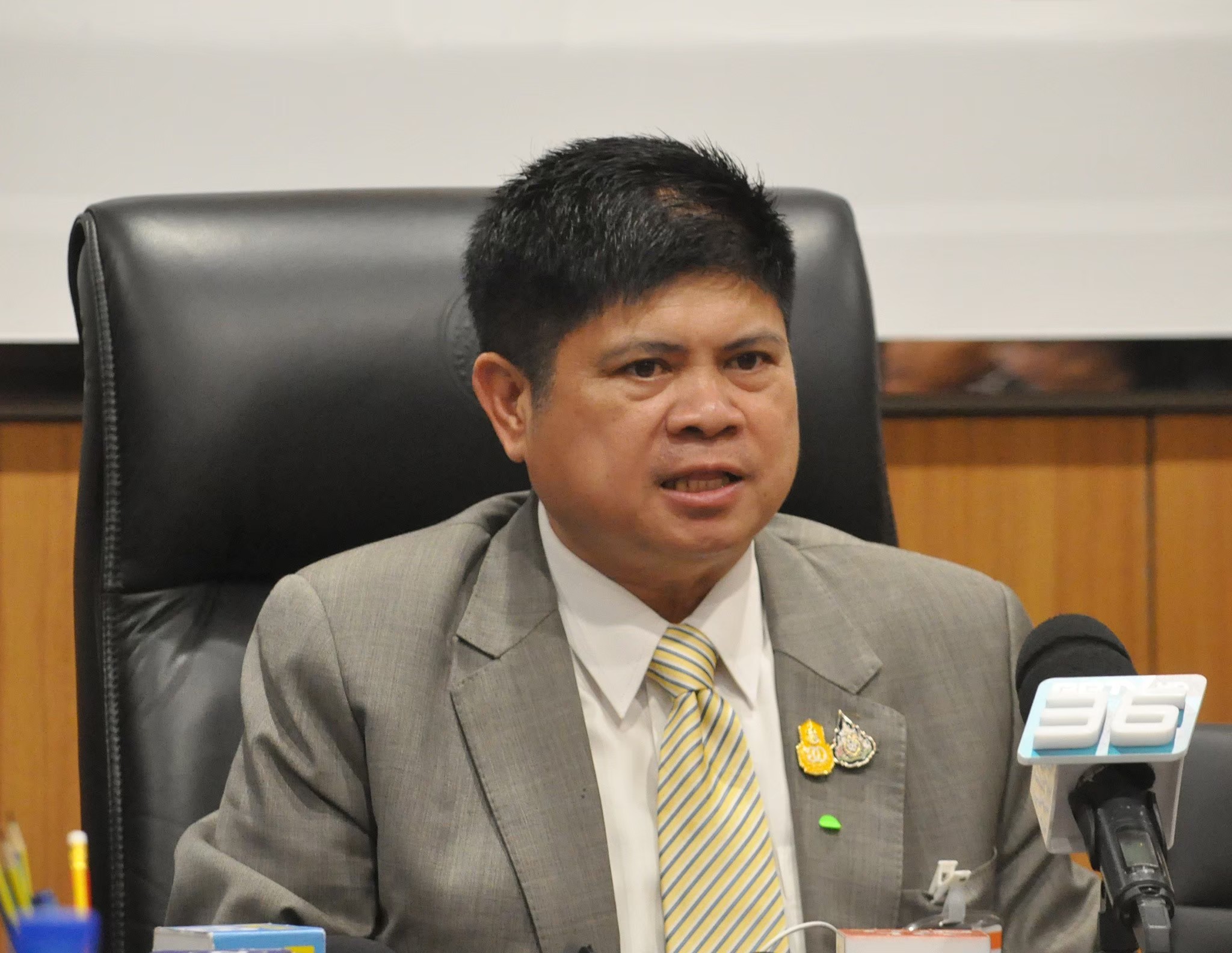 "เสกสกล" ฟาดกลับ "อรุณี" วิจารณ์ "นายกฯ" แก้น้ำมันแพง เย้ยให้ข่าวบิดเบือนจนโดนปรับพ้น "โฆษกพรรค" 