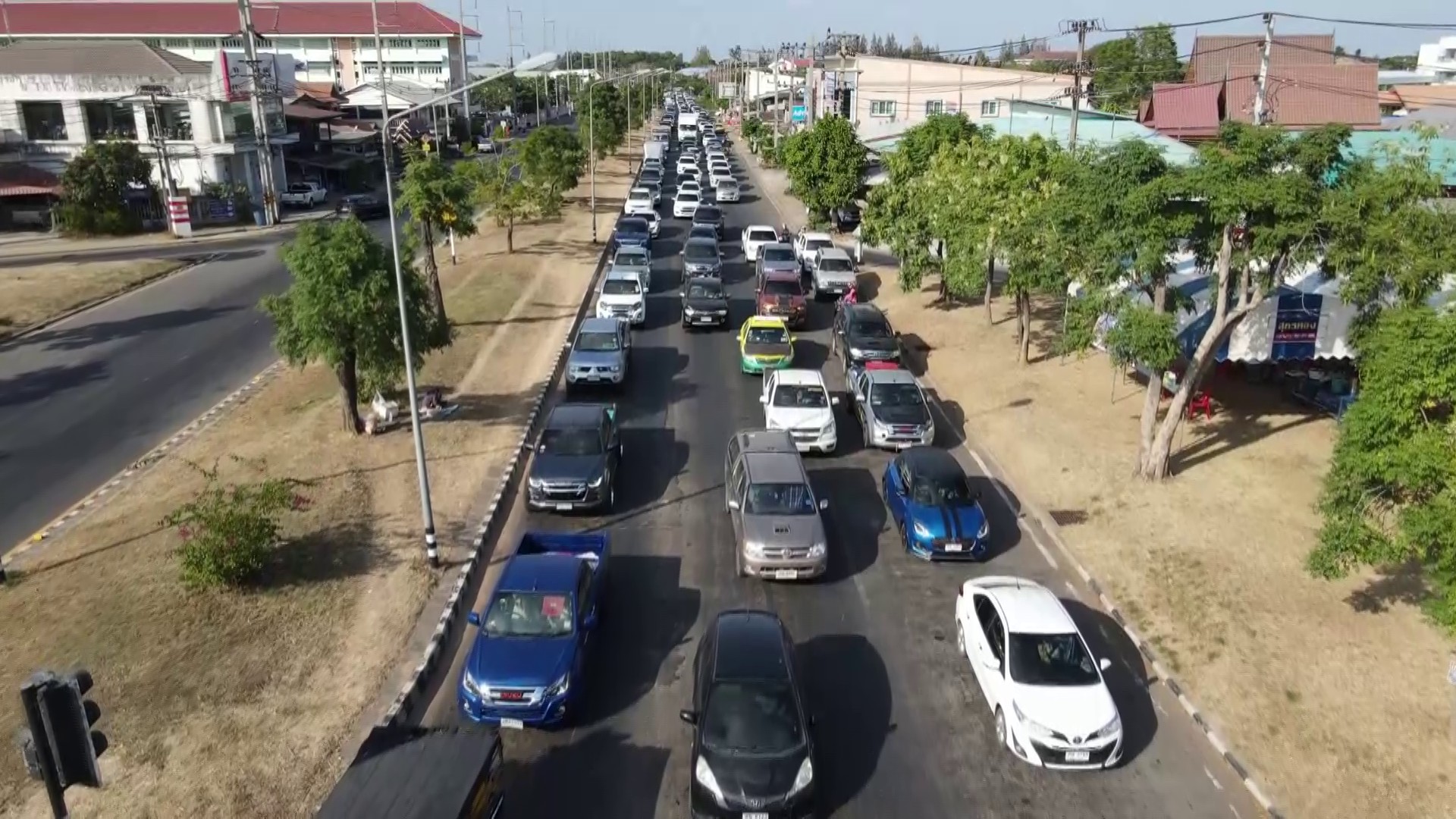 ทะลักกลับกรุง​! วันหยุดสุดท้าย “ถนน 24” สายอีสานใต้รถติดยาว 