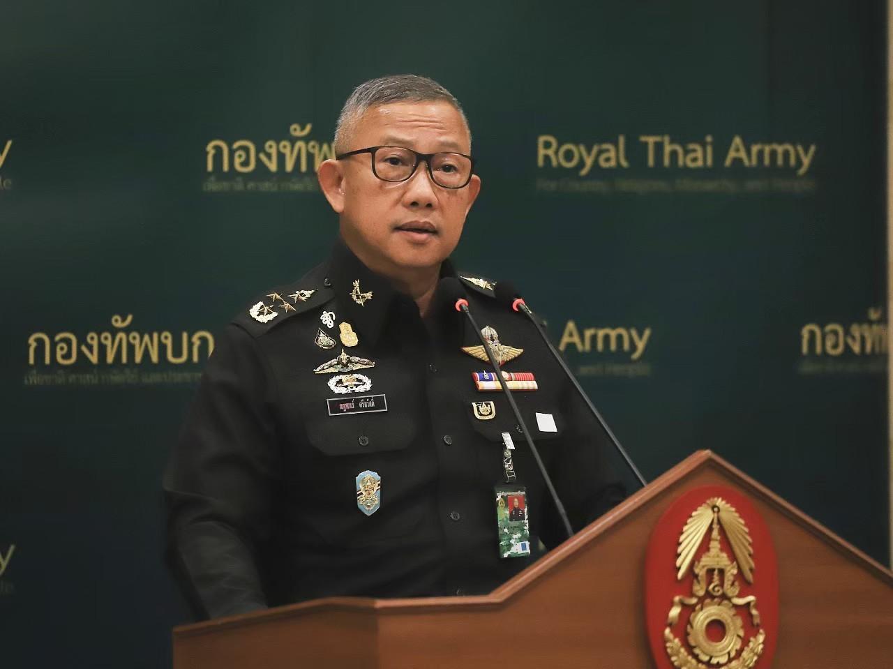 "กองทัพบก"เตือนอย่าตื่น "ข่าวปฏิวัติ" แจงเคลื่อนย้าย "ทหาร-รถถัง"ไปฝึกอาร์ดีเอฟ "บิ๊กแดง"ย้ำสื่อสารให้ปชช.เข้าใจ