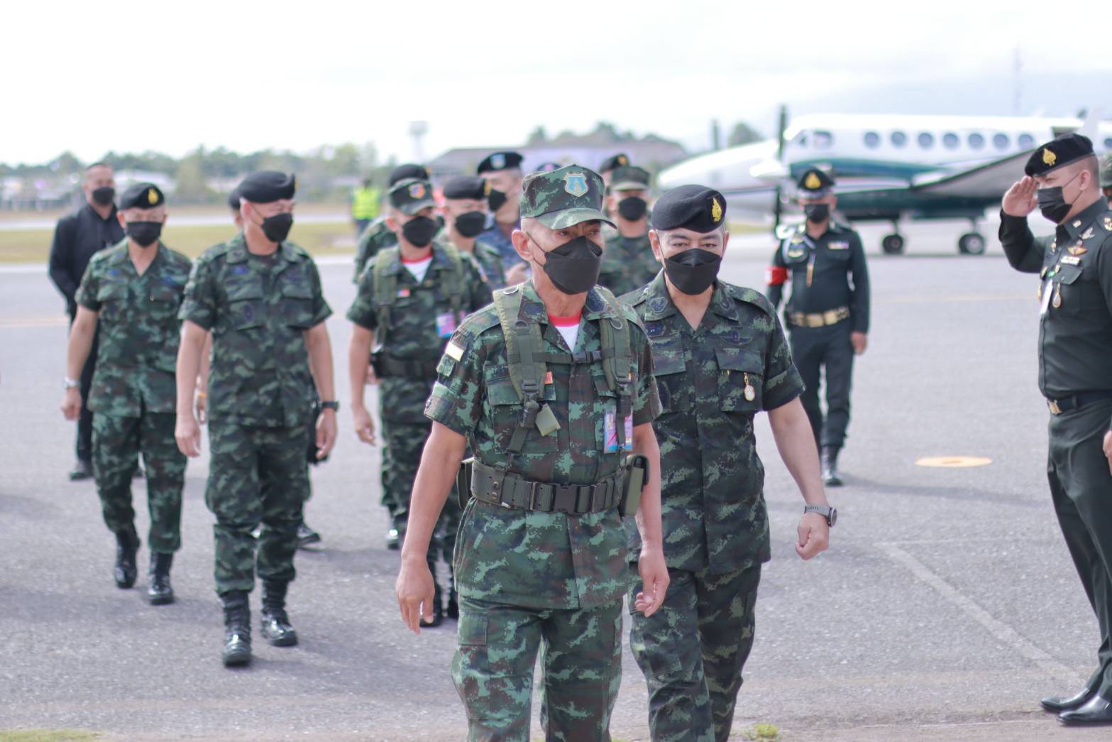 ผู้บัญชาการทหารสูงสุดเดินทางให้กำลังใจกำลังพลที่ปฏิบัติภารกิจในพื้นที่จังหวัดชายแดนภาคใต้