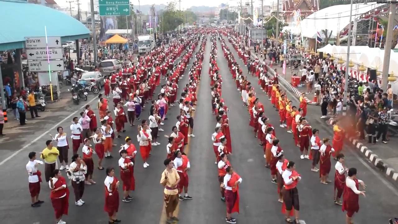 สิงห์บุรี​ จัดยิ่งใหญ่ งานสมโภชศาลหลักเมืองประจำปี ชาวสิงห์บุรี ร่วมรำถวาย 1,200 คน