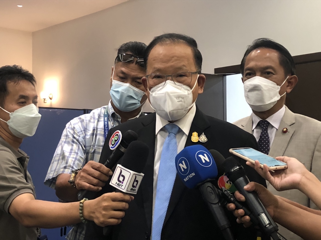 “สันติ” ชี้ ไม่หวั่นถูกซักฟอก ยัน ปมท่อส่งน้ำอีอีซี กรมธนารักษ์ทำถูกต้อง มั่นใจเรตติ้ง “บิ๊กตู่” ดีขึ้น