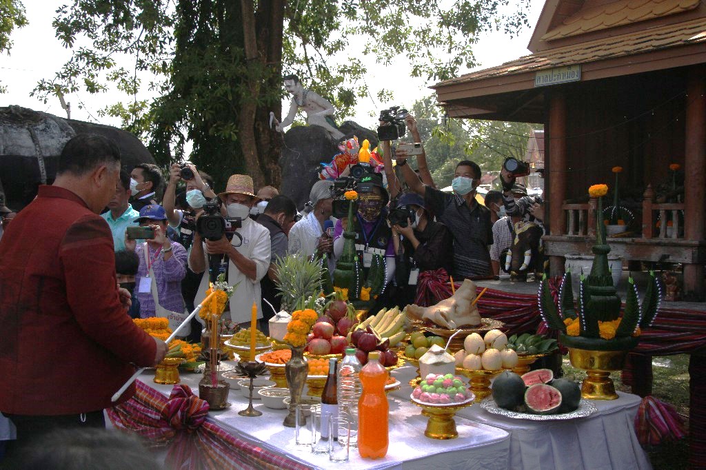 จังหวัด ร่วม อบจ.จัดเลี้ยงโต๊ะอาหารช้างยิ่งใหญ่สะท้อนเอกลักษณ์สุรินทร์เมืองช้าง 