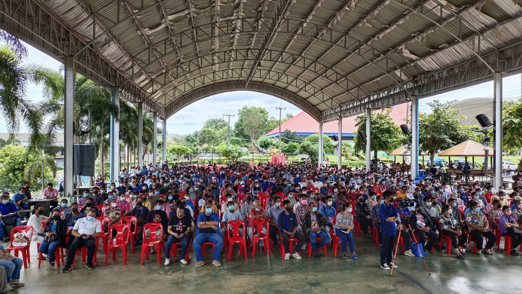ชาวบ้านบางสะพาน-บางสะพานน้อย 9 ตำบล 53 หมู่บ้าน รวมตัวเรียกร้องขอสิทธิที่ดิน 156,700 ไร่ 