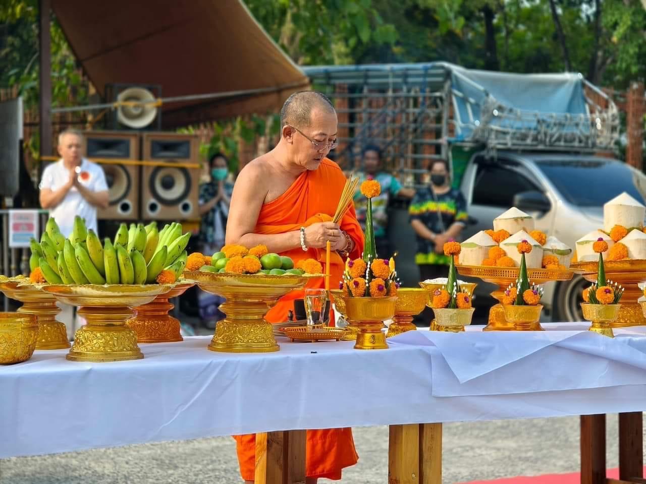 พระนาคปกใบมะขาม เสาร์ 5 วัดไผ่เหลือง นนทบุรี พิธีดีแจกฟรีงานสงกรานต์ 