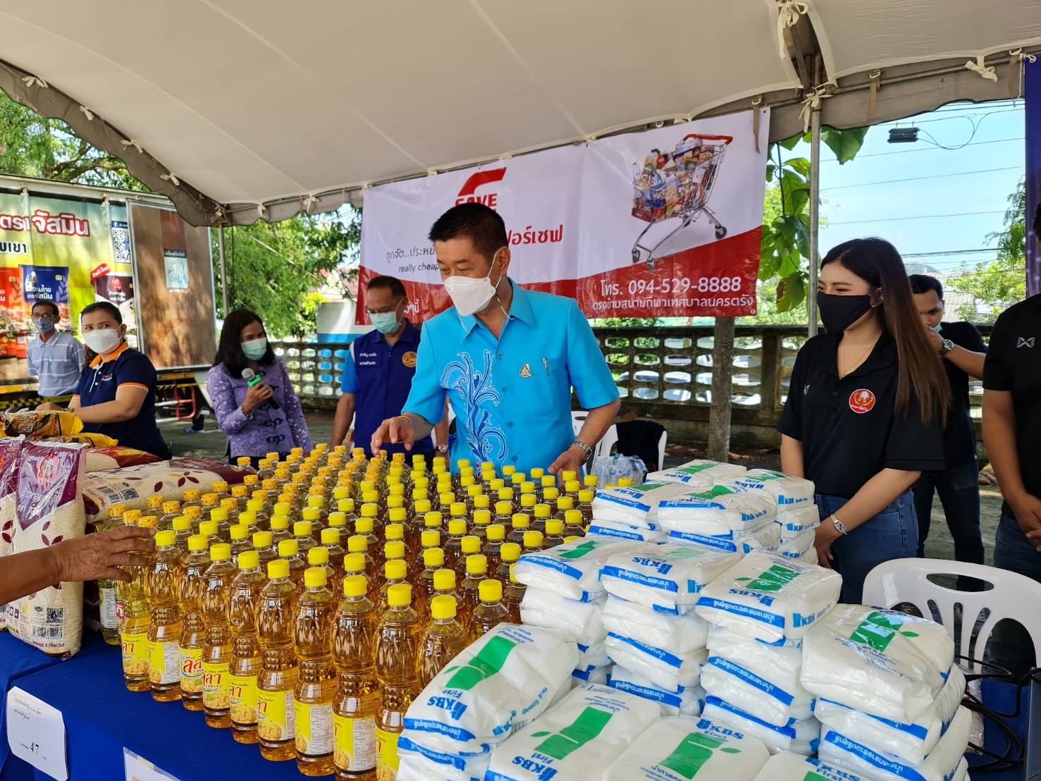 ตรังระดมสินค้าราคาถูกช่วยเหลือประชาชนช่วงโควิด-19ระบาด
