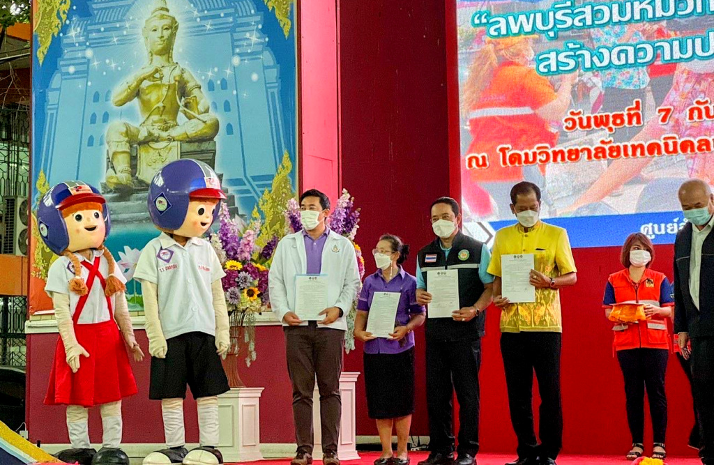 รุกรณรงค์ “ลพบุรีสวมหมวกนิรภัย สร้างความปลอดภัยทุกการขับขี่”