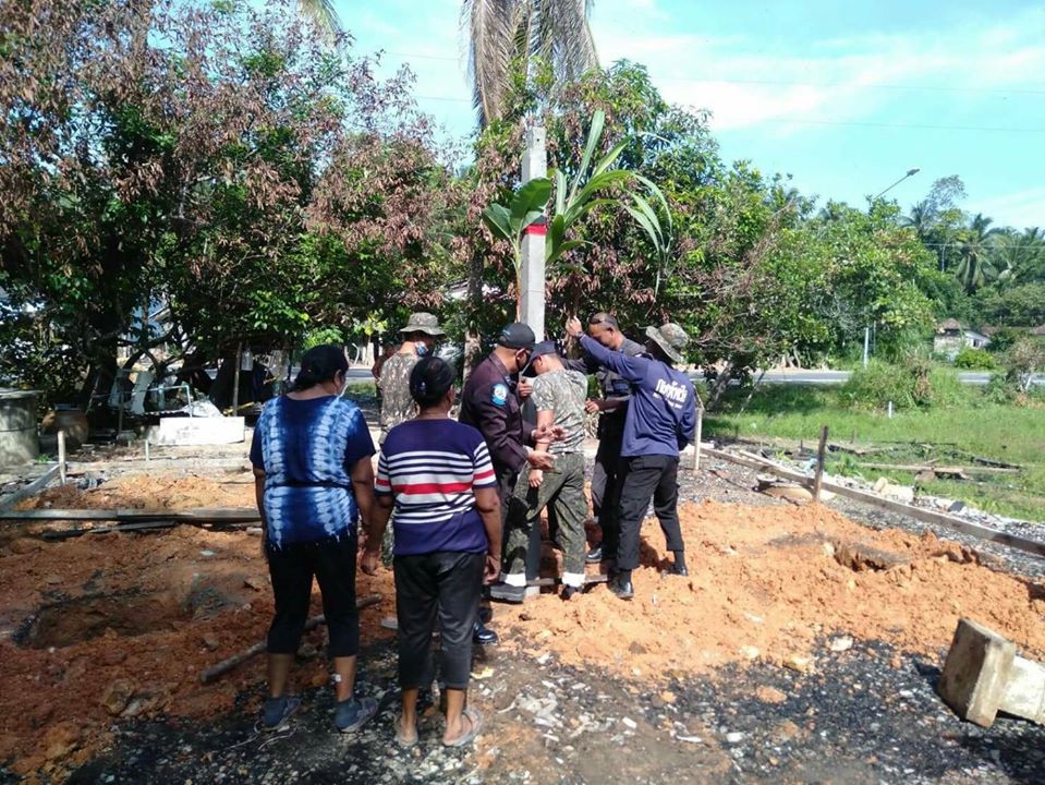 ทหารพรานนาวิกโยธิน เร่งสร้างบ้านให้ประชาชน หลังประสบอัคคีภัย