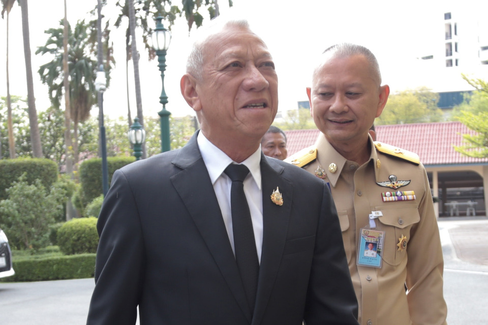 "พิพัฒน์"เผย ยังไม่เคาะนโยบายลดค่าทางด่วน ย้ำ ลงพื้นที่สำรวจแลนด์บริดจ์ พ.ค.นี้  ชี้แค่ระดมความเห็น ยังไม่ทําประชาพิจารณ์