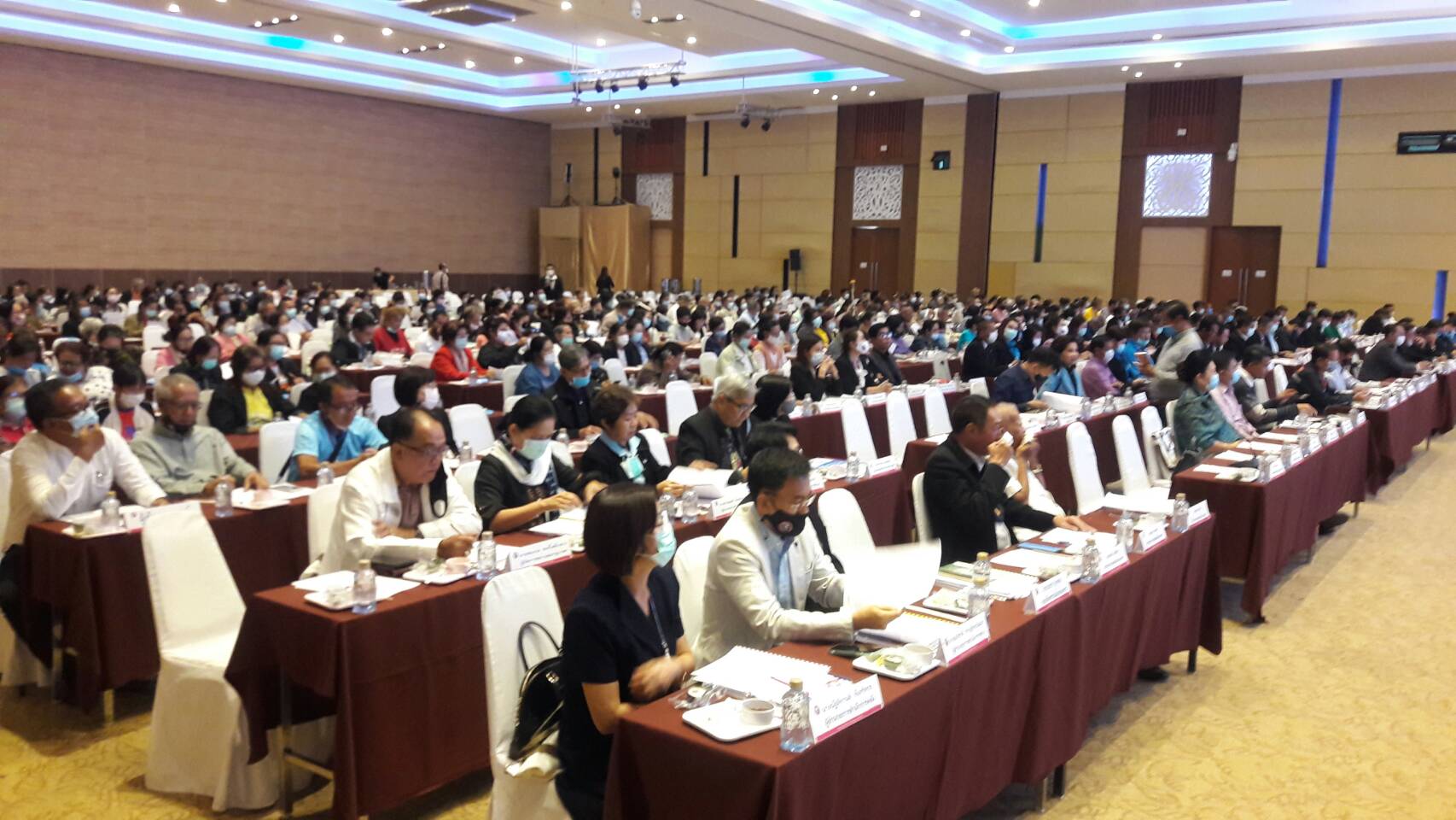 เทศบาลเมืองหนองคาย  ประชุมคณะกรรมการพัฒนาเทศบาล และประชาคมเทศบาล ในการพิจารณาร่างแผนพัฒนาท้องถิ่น