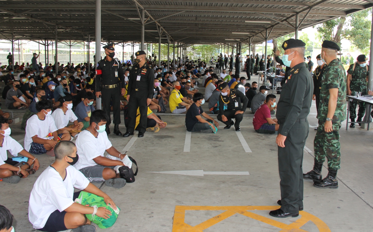ผบ.มทบ.26 ตรวจเยี่ยมการรับ-ส่งทหารใหม่ เข้ากองประจำการ