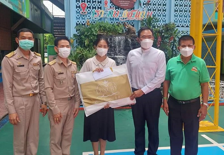 ผอ.สำนักการศึกษา รุดช่วยเหลือครูในสังกัดประสบอัคคีภัยเพลิงไหม้บ้านพัก