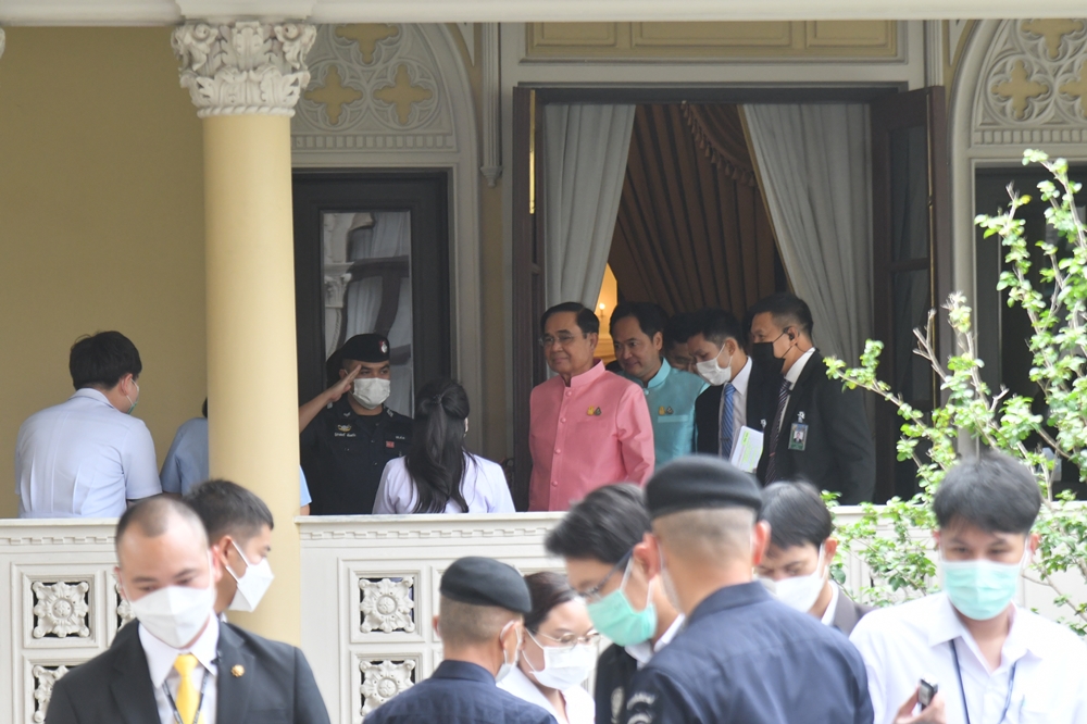 "นายกฯ" กำชับในครม. ฝาก "กระทรวงทรัพย์ฯ" ดูแล "พลายศักดิ์สุรินทร์" ให้ดี 