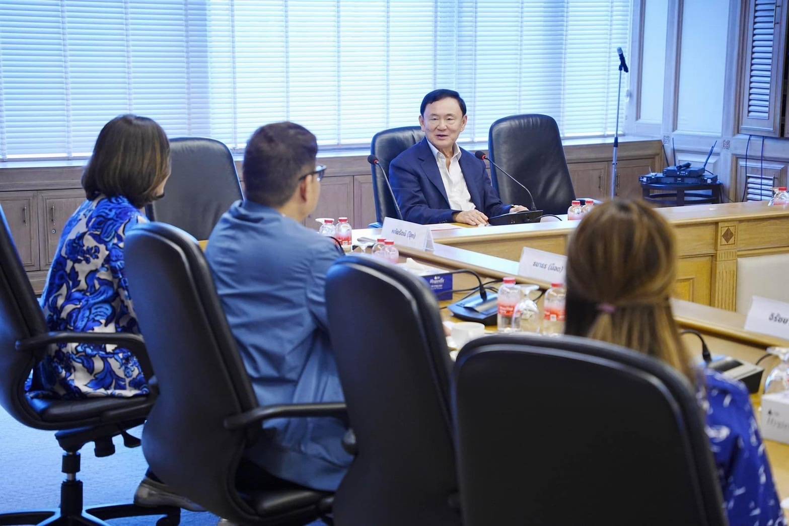 ‘ทักษิณ’ โผล่ร่วมเป็นวิทยากร ‘เพื่อไทยอคาเดมี’ ขอ สส.รุ่นใหม่อย่าทำตัวเป็นน้ำเต็มแก้ว