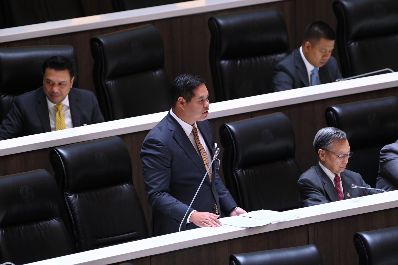  "สรรเพชญ"  ซัด "รัฐบาลรวมศูนย์" ละเลย กระจายอำนาจ ไม่เห็นหัวท้องถิ่น สวนทางตอนหาเสียง
