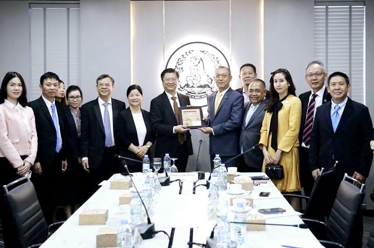 “เฉลิมชัย-จิตภัสร์” เปิดปชป.ให้ “พรรคคอมมิวนิสต์ เวียดนาม" เข้าเยี่ยมคารวะ หารือสร้างความร่วมมือในระดับสากล