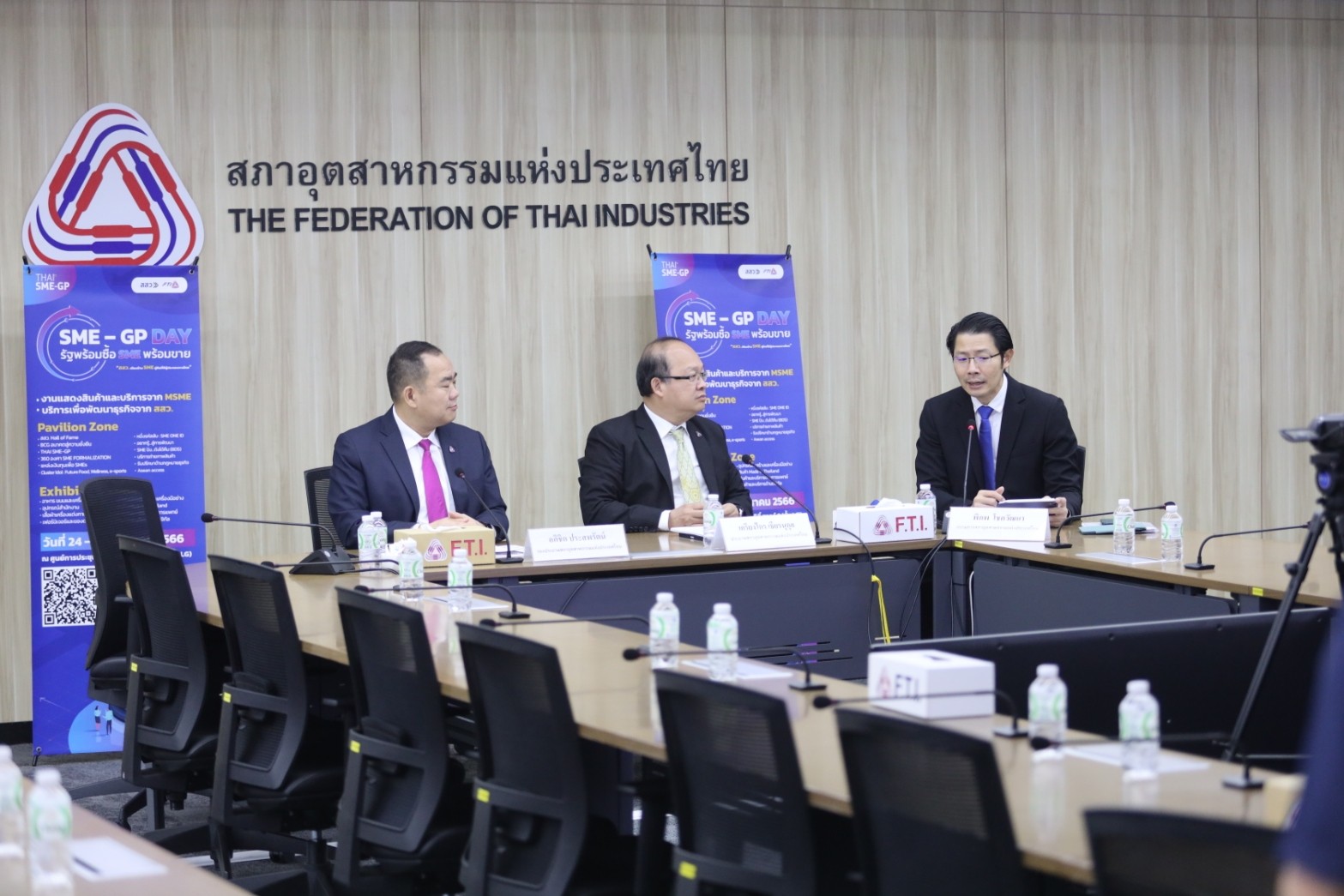 ดัชนีเชื่อมั่นอุตฯต่ำสุดรอบ 10 เดือน หนี้ครัวเรือน-ค่าครองชีพพุ่ง วอนเร่งจัดตั้งรัฐบาลแก้ปัญหา ศก.วาระเร่งด่วน