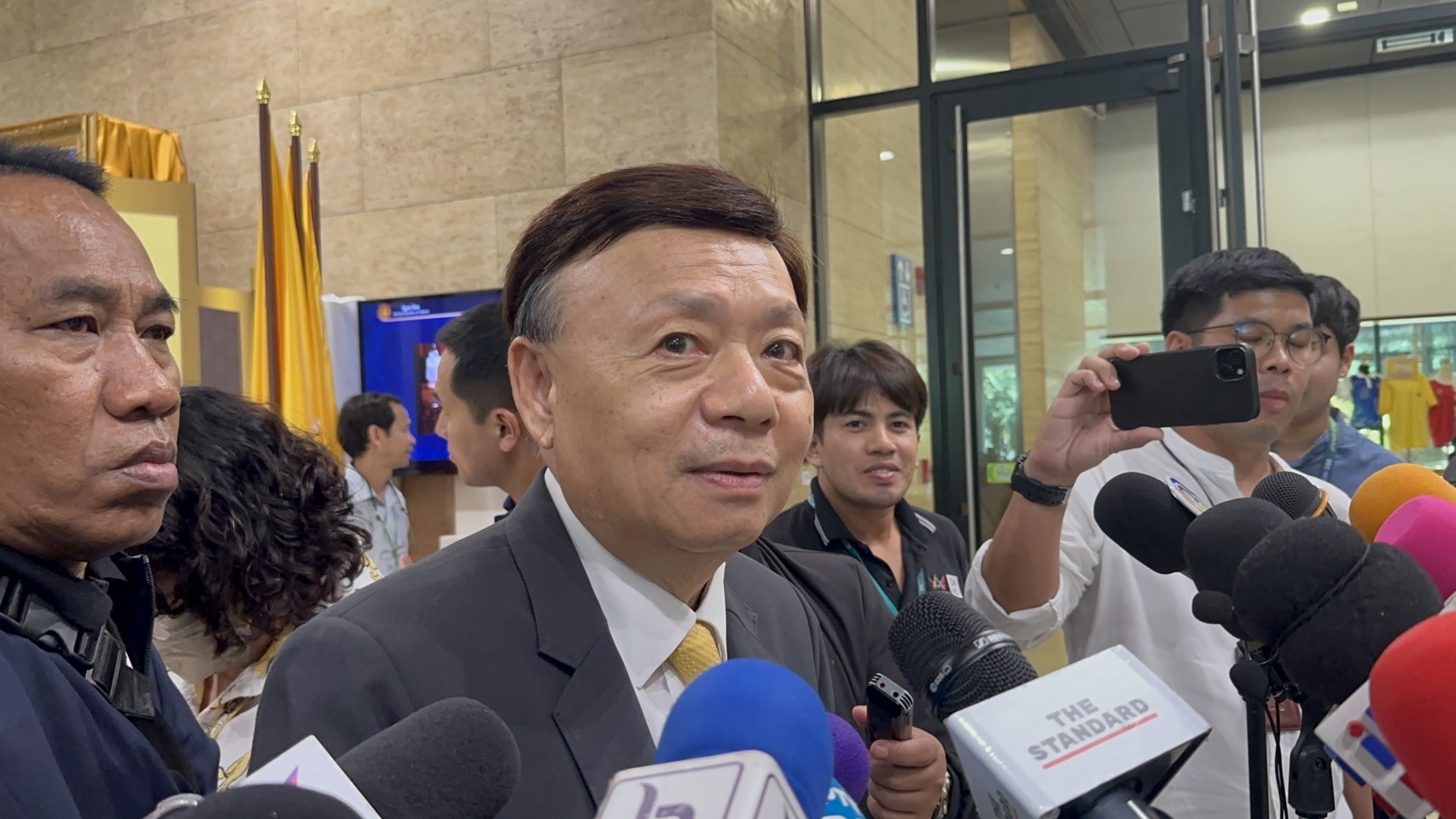 “ฐากร” แจงปม “ทสท.” โหวตเห็นชอบ "แพทองธาร" ย้ำเป็นไปตามมติพรรค ปัดเป็นงูเห่า 