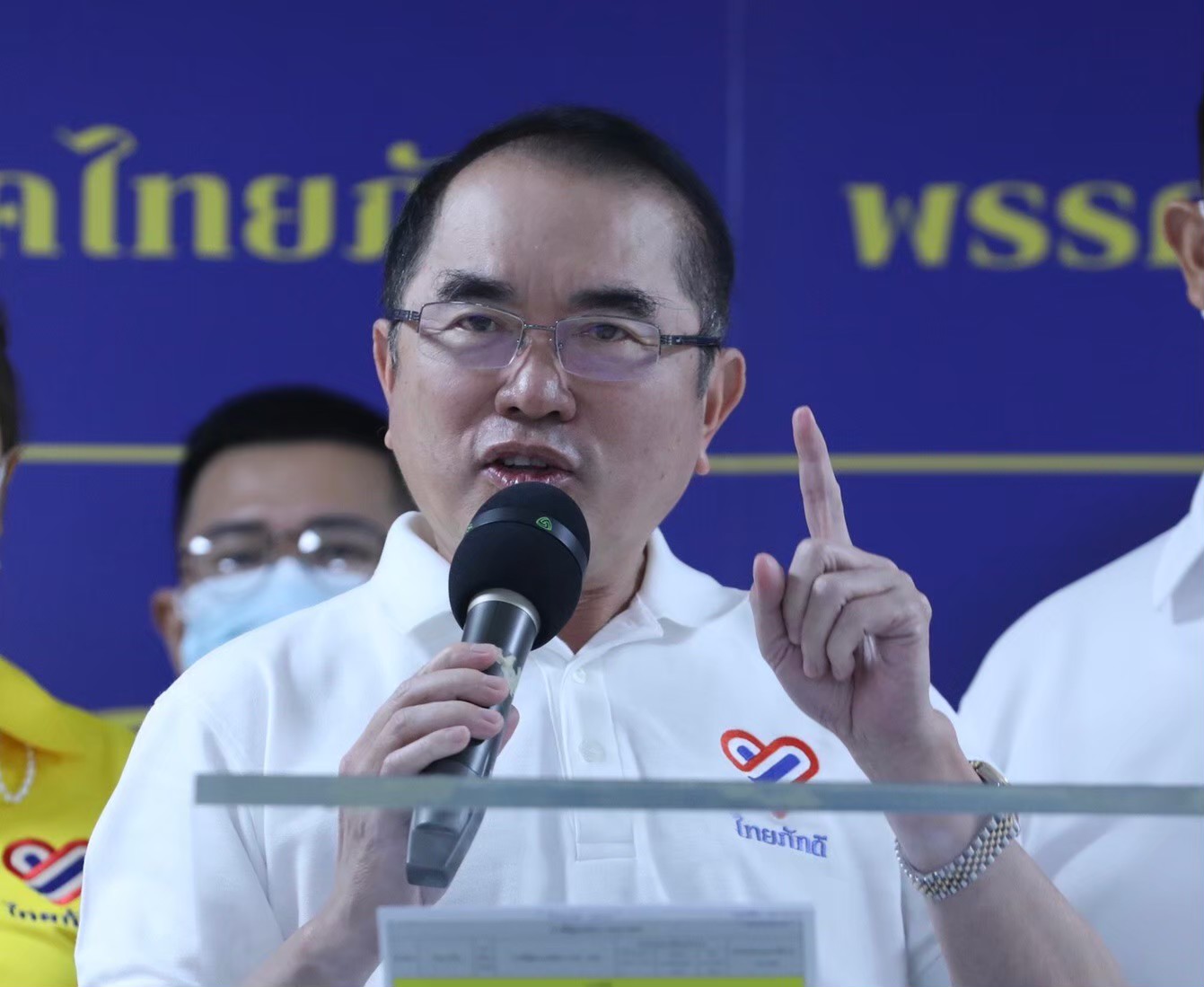 "หมอวรงค์" เย้ยปมค้ามนุษย์ "โรม" จับแพะชนแกะ เดินเรื่องคล้ายการไลฟ์วัคซีนพระราชทาน "ธนาธร" 